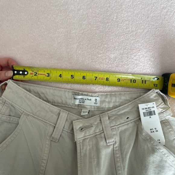 Curve Love High Rise Loose Jean - Picture 3 of 6